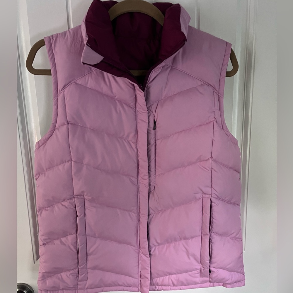 Columbia Vest Womens Medium Pink Maroon Puffer Down Fill Reversible Outdoors